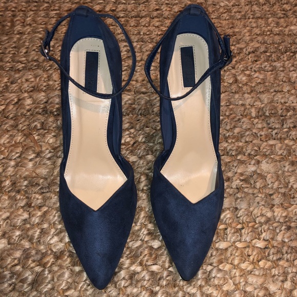 Forever 21 point toe heels - Picture 2 of 6